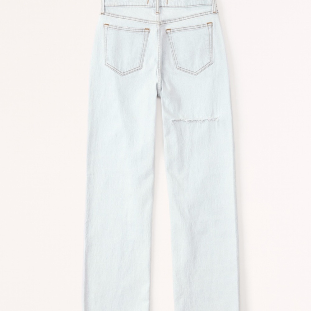 NWT Abercrombie Mid Rise Baggy Light Jeans destroyed size 26 - Picture 7 of 7